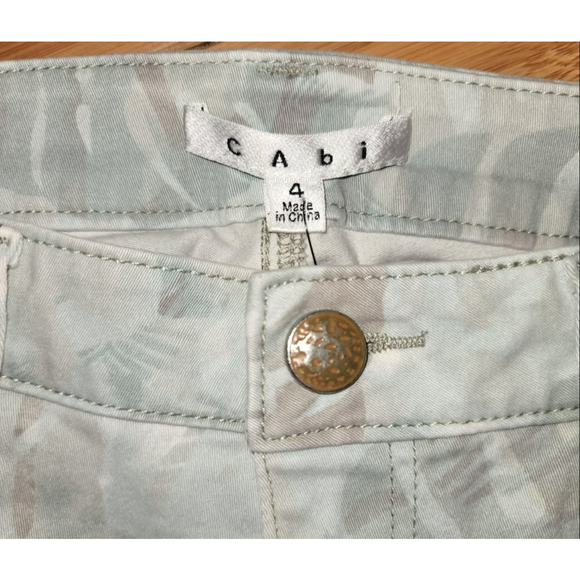 Cabi #227 Paradise Palm Leaf Cropped Skinny Jeans - Size 4 - Picture 4 of 8
